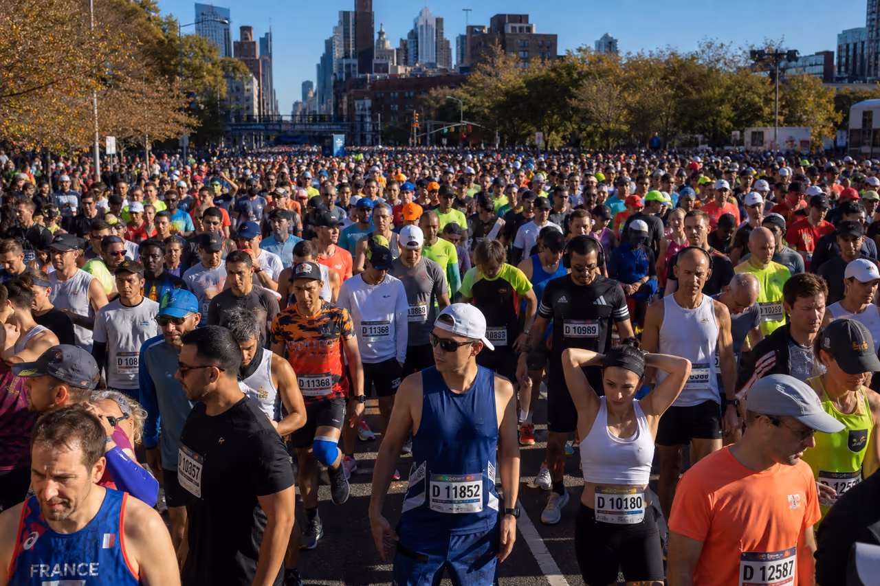 Crowd of Runners at the Nyc Marathon Start Line